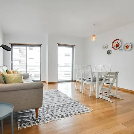 Daire Charming 2 Bedroom In Belem